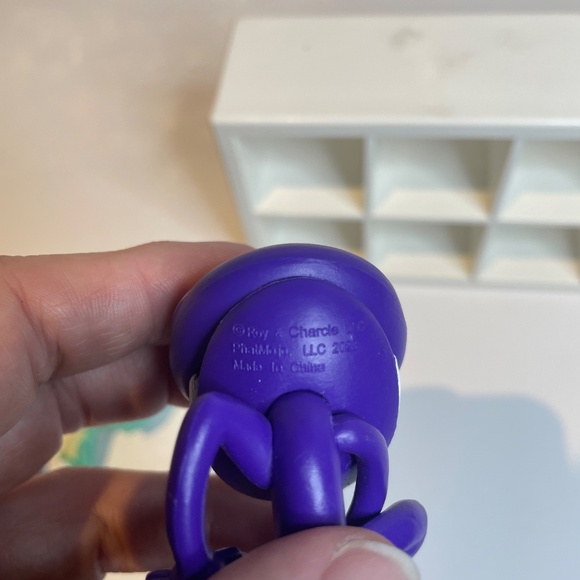 🎉5 for $10- Rainbow Friends - Minifigures Series 1 - Picture 5 of 5